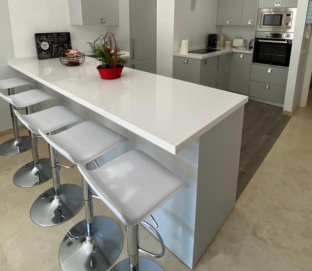 Luxury Beach Side Apartment In Marbella Playa Extérieur photo