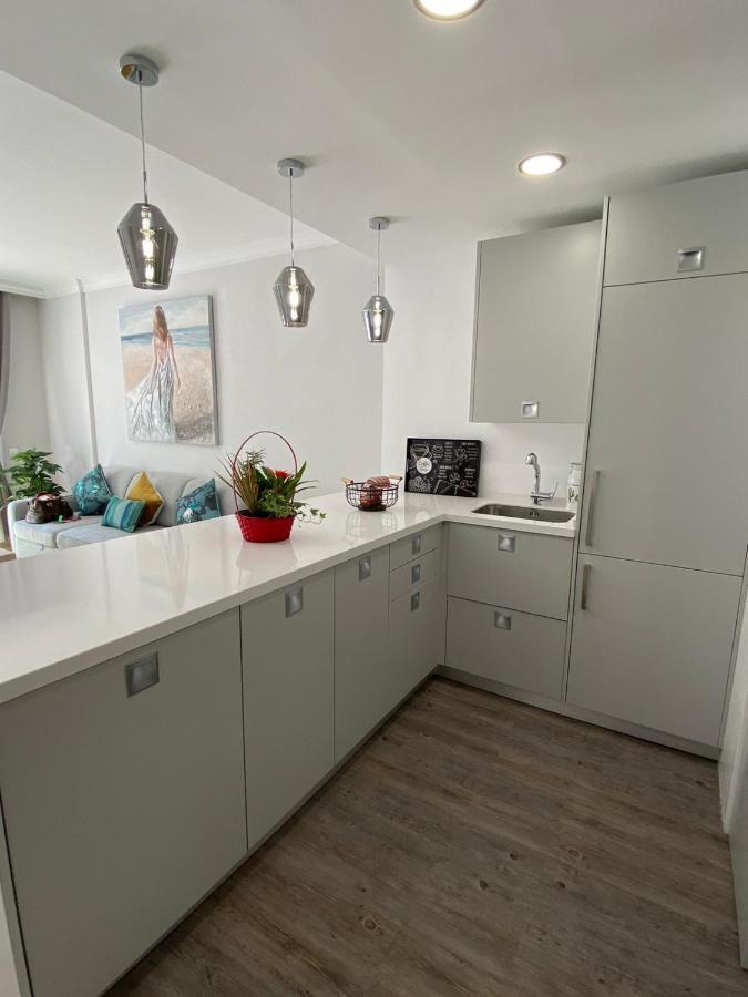 Luxury Beach Side Apartment In Marbella Playa Extérieur photo