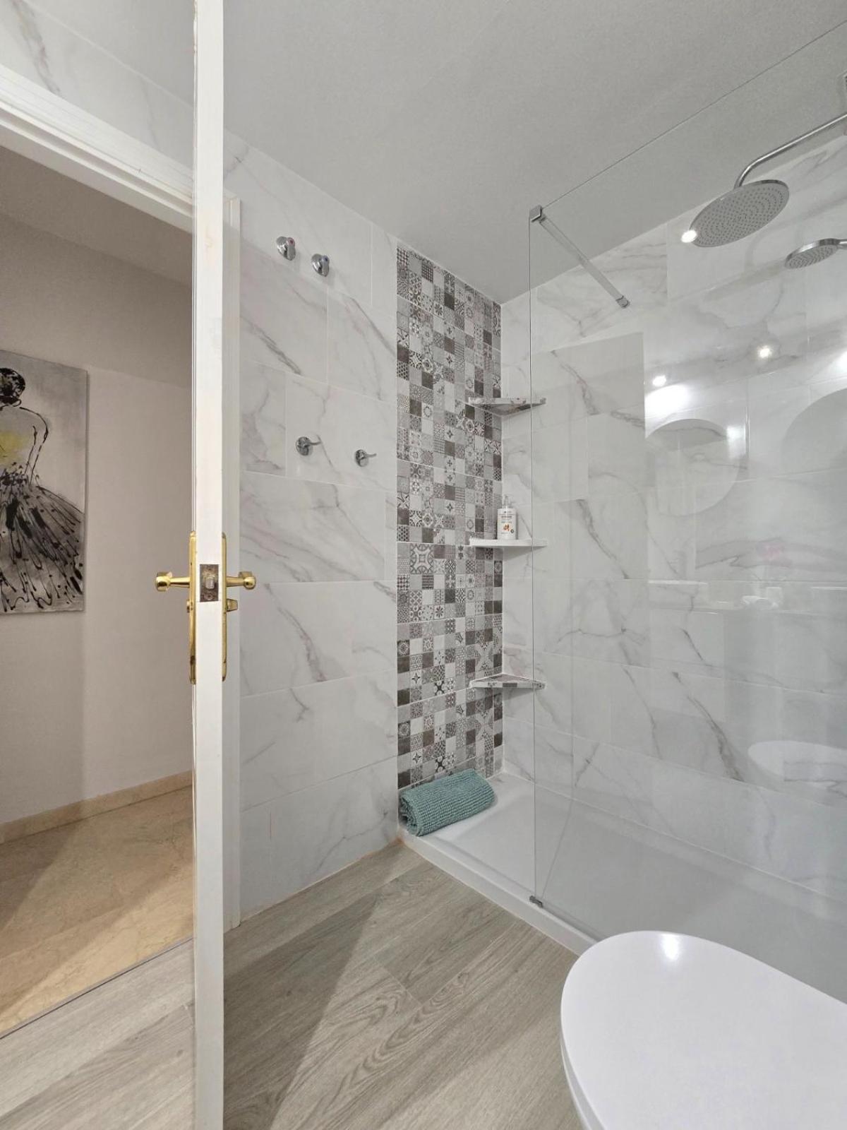 Luxury Beach Side Apartment In Marbella Playa Extérieur photo